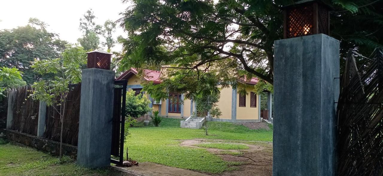 Villa De Lagoon View Tangalle Exterior photo