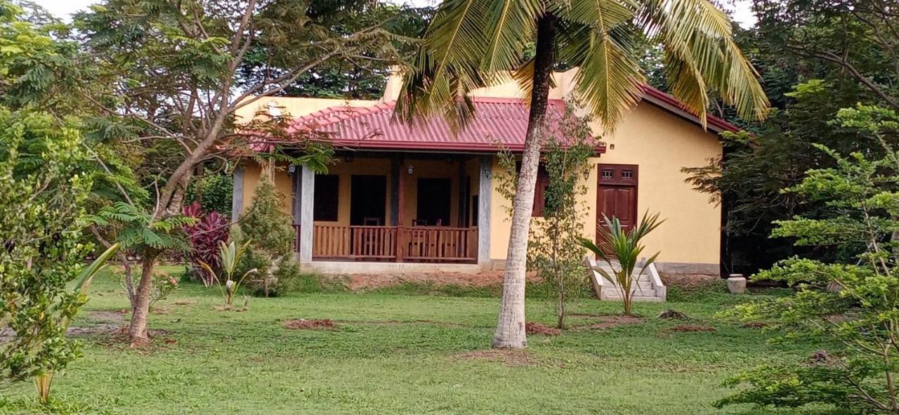 Villa De Lagoon View Tangalle Exterior photo