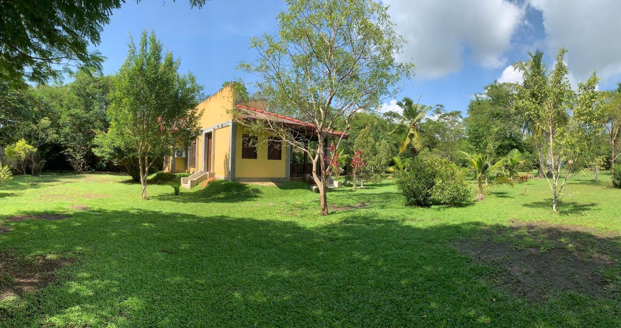 Villa De Lagoon View Tangalle Exterior photo