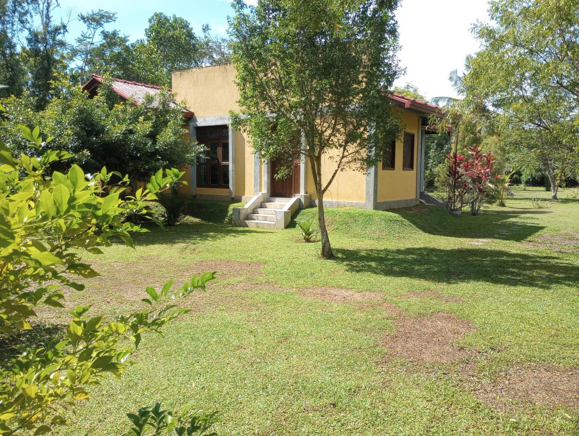 Villa De Lagoon View Tangalle Exterior photo